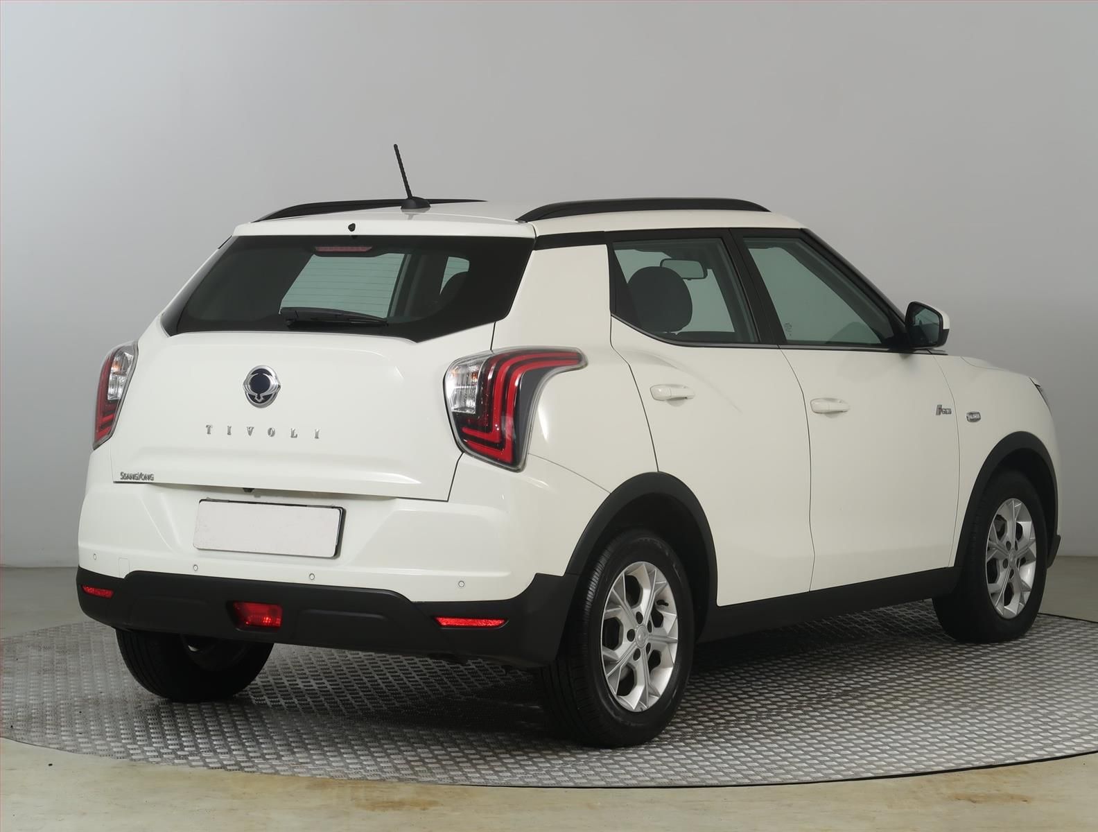 SsangYong Tivoli, 1.5 T-GDI, NOVÁ CENA, ČR,1.maj - fotka 5