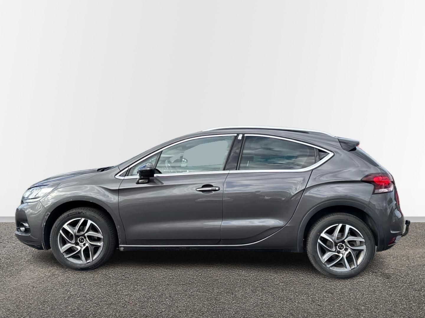 DS 4, 1.6 Hdi / 88 kW SO CHIC - fotka 3