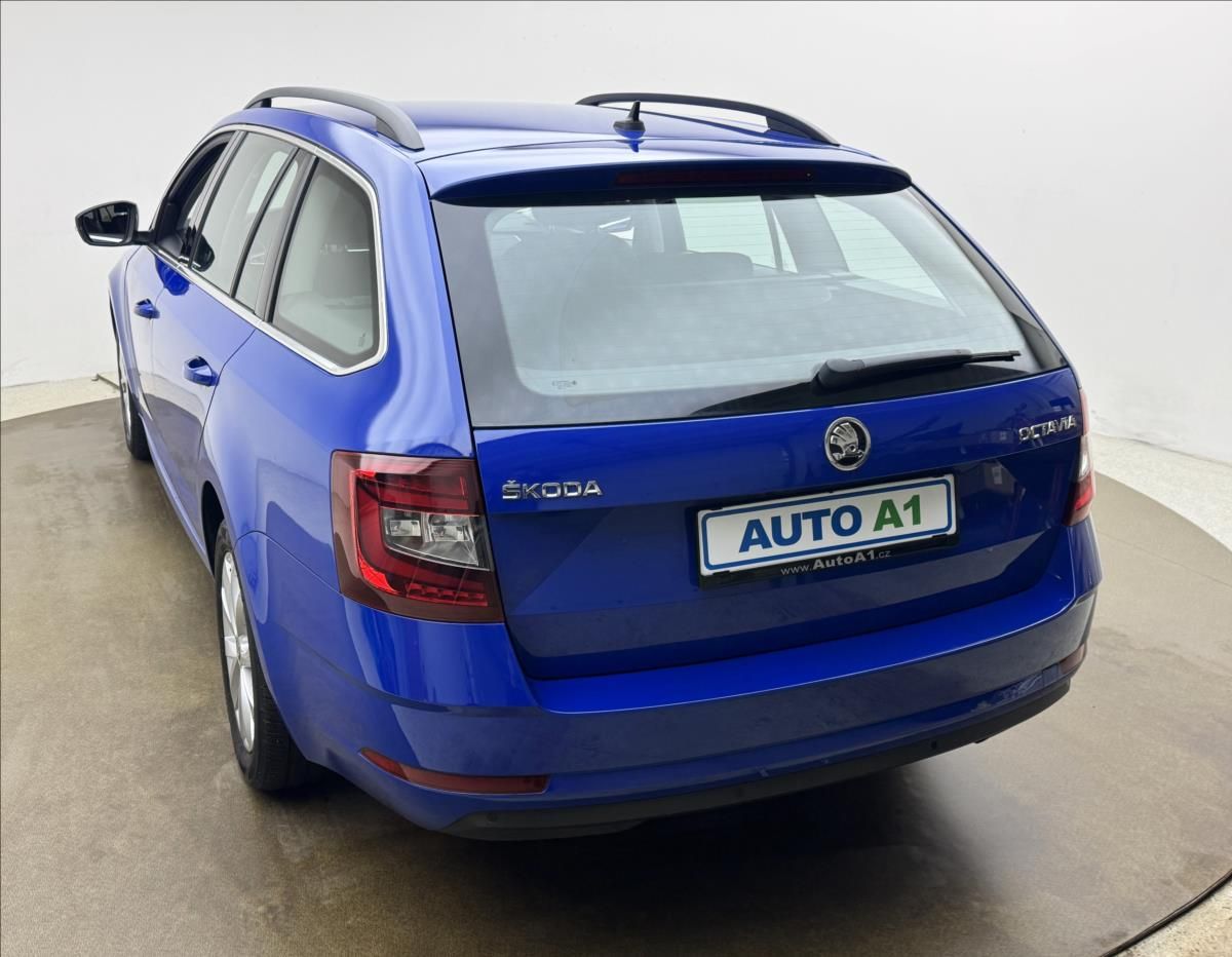 Škoda Octavia, 2,0 LED STYLE NAVI KEYLESS CZ - fotka 6