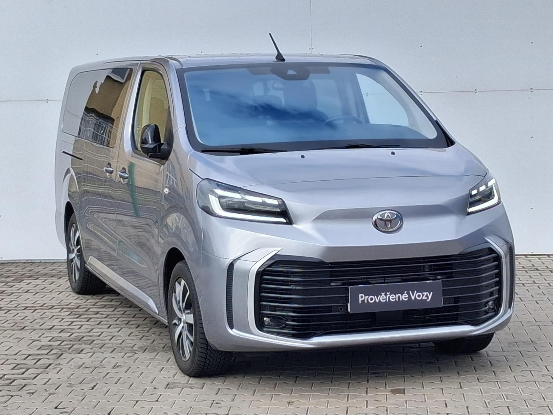 Toyota Proace Verso, 2,0 D-4D 8AT L2 Family Webasto - fotka 6