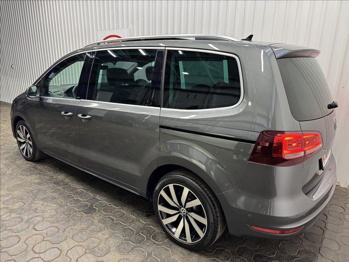 Volkswagen Sharan, 2.0TSI 162KW DSG ACC DCC 2XALU - fotka 6