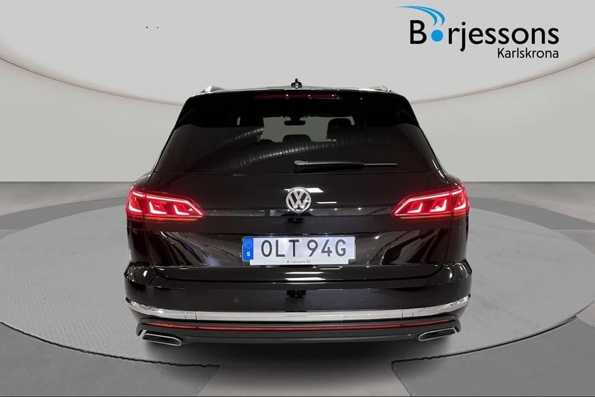 Volkswagen Touareg, 3.0 V6 TSI AWD Pano - fotka 6