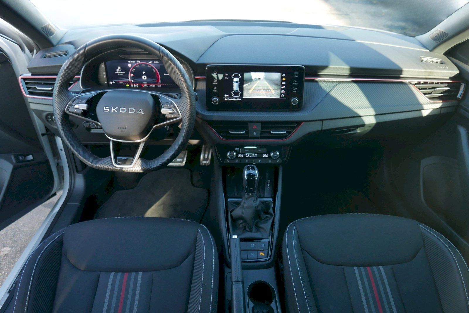 Škoda Scala, 1.0 TSI 85kW DSG 7° Monte Carl - fotka 5