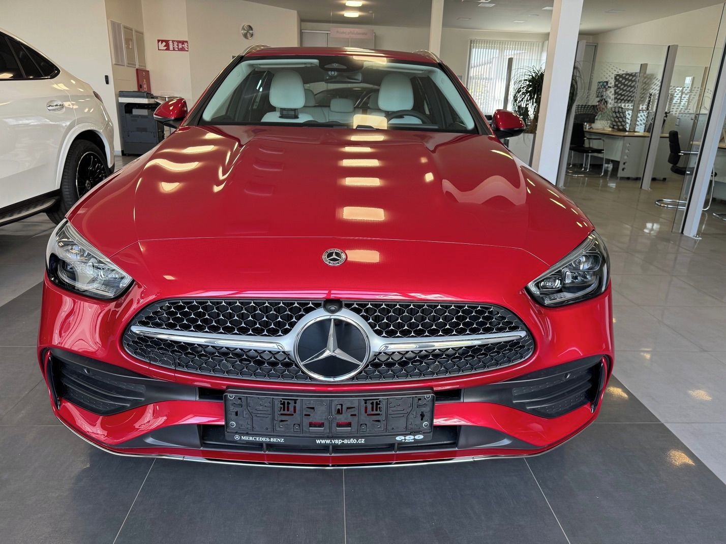 Mercedes-Benz Třídy C, C 220d, NEZ. TOPENÍ, TAŽNÉ - fotka 4