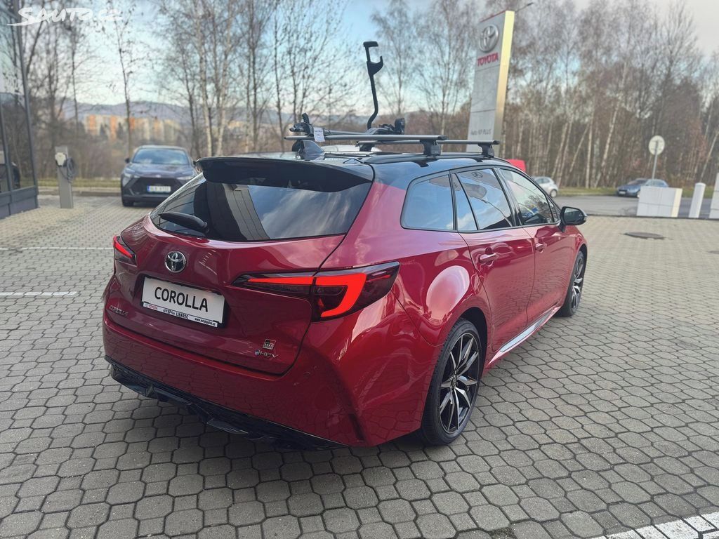 Toyota Corolla, 1,8 HEV 140k TS GR Sport - fotka 6