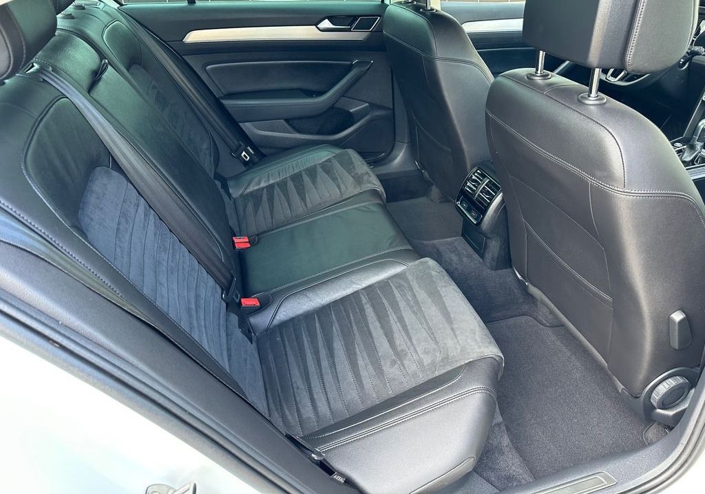 Volkswagen Passat, Volkswagen Passat 2.0 TDI R-Li - fotka 4