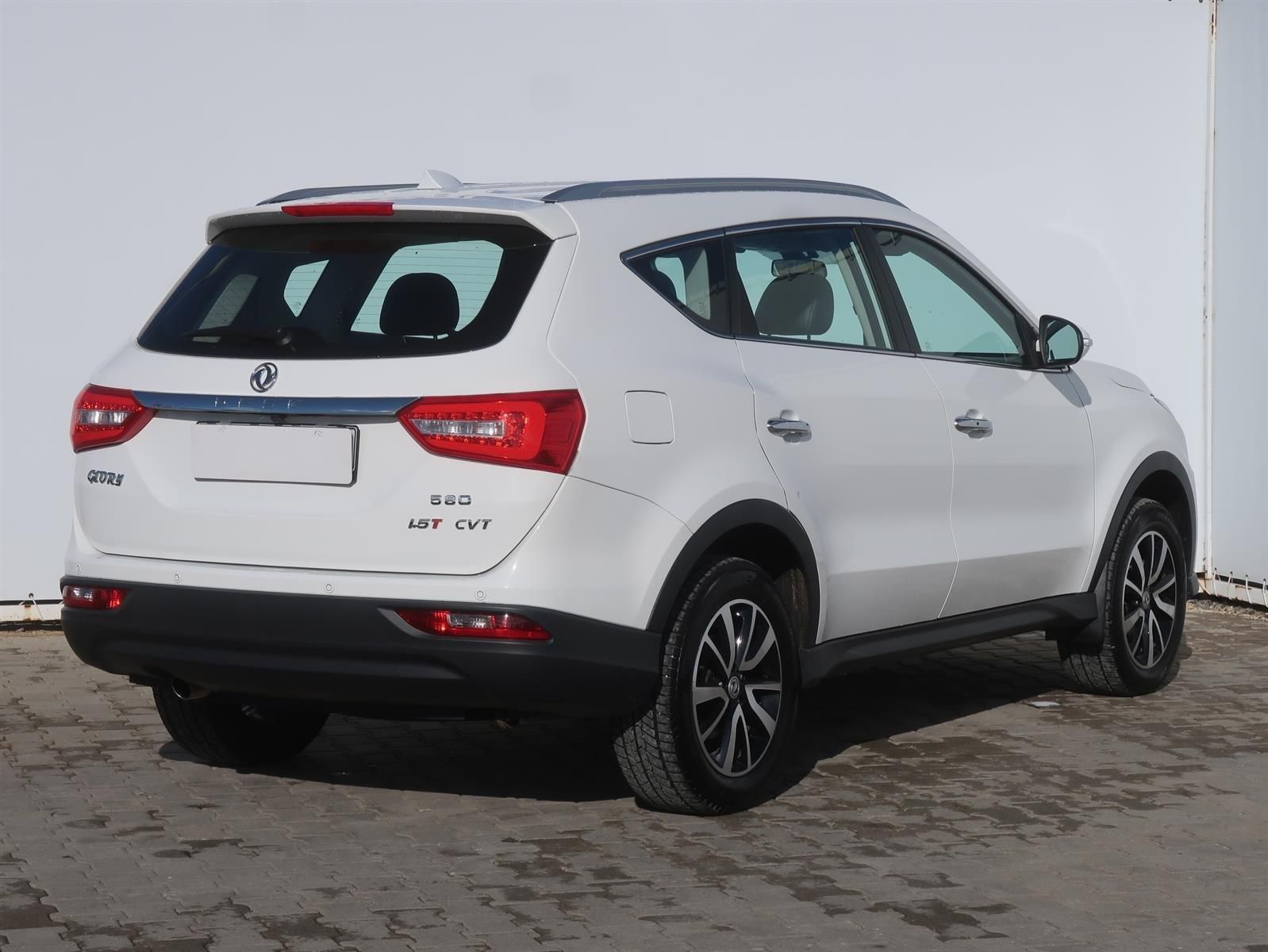 Dongfeng Glory 580, 1.5 Turbo, Automat, 7 míst - fotka 5