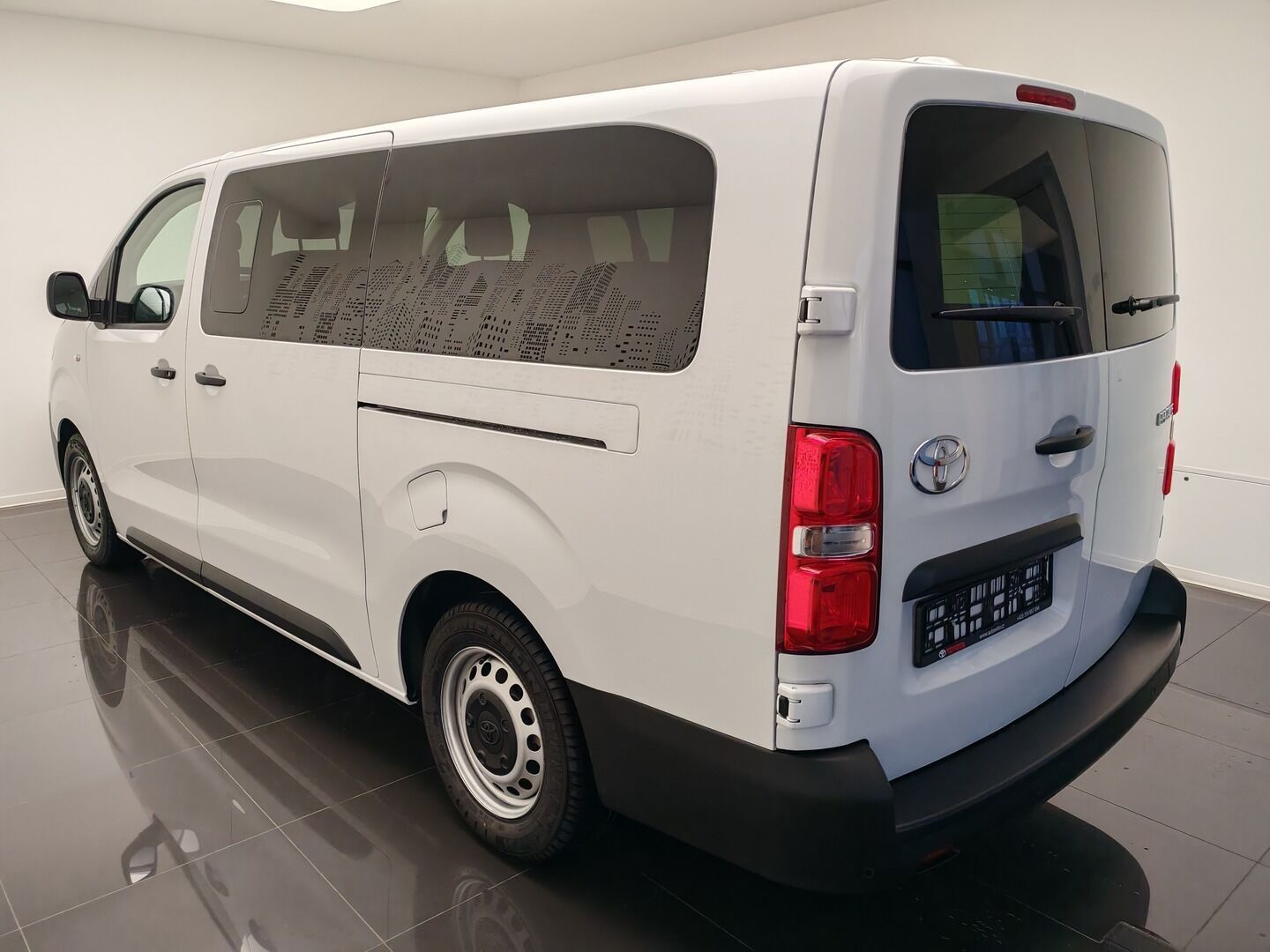 Toyota Proace Verso, 2,0D L2 6MT Combi 9S - fotka 3