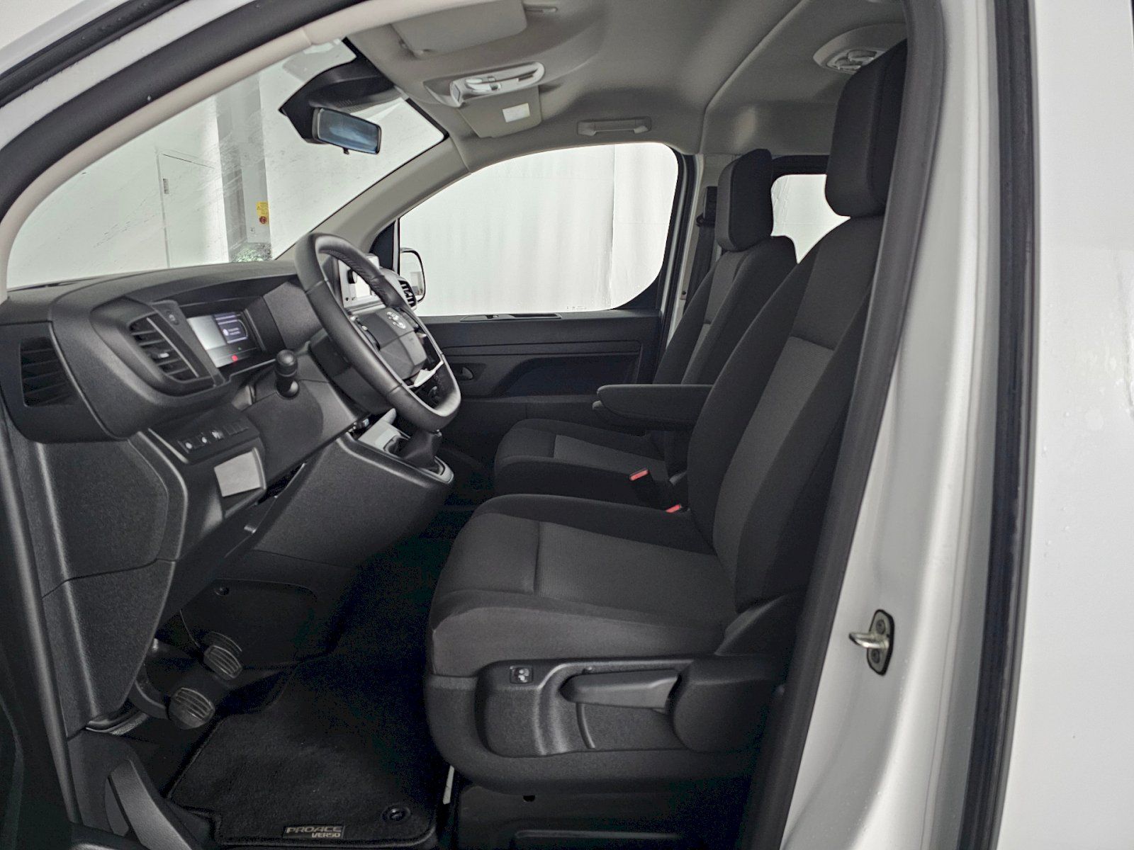 Toyota Proace Verso, 2.0D 106kW L2 COMBI 8MÍST - fotka 6