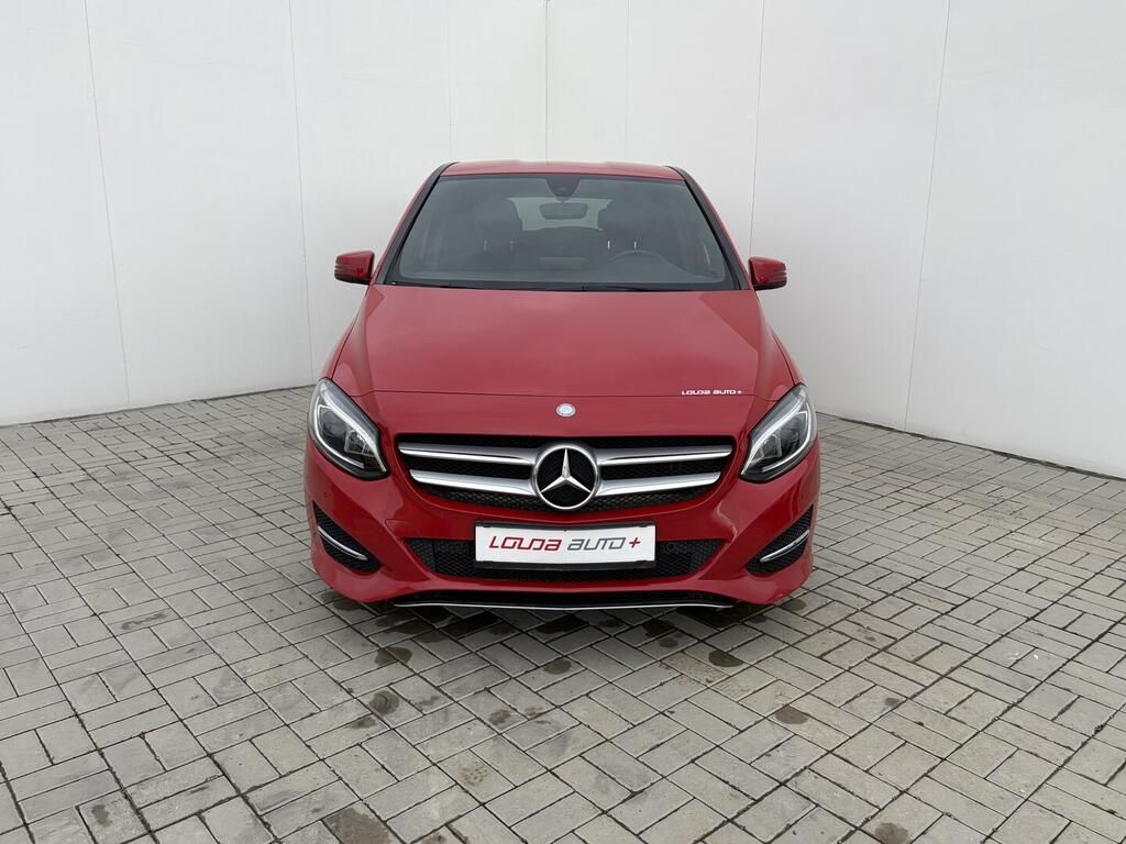Mercedes-Benz Třídy B, 1.5 180D 80 kW - fotka 2
