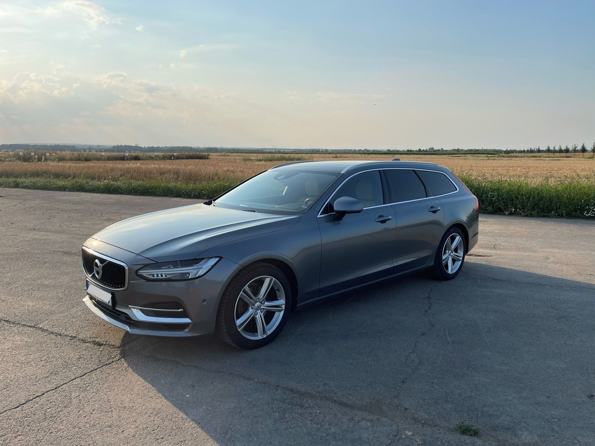 Volvo V90, 110kw Momentum Pro - fotka 4
