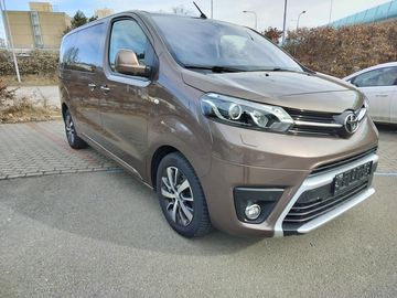 4x4 kůže, navi,  8 míst, tažné