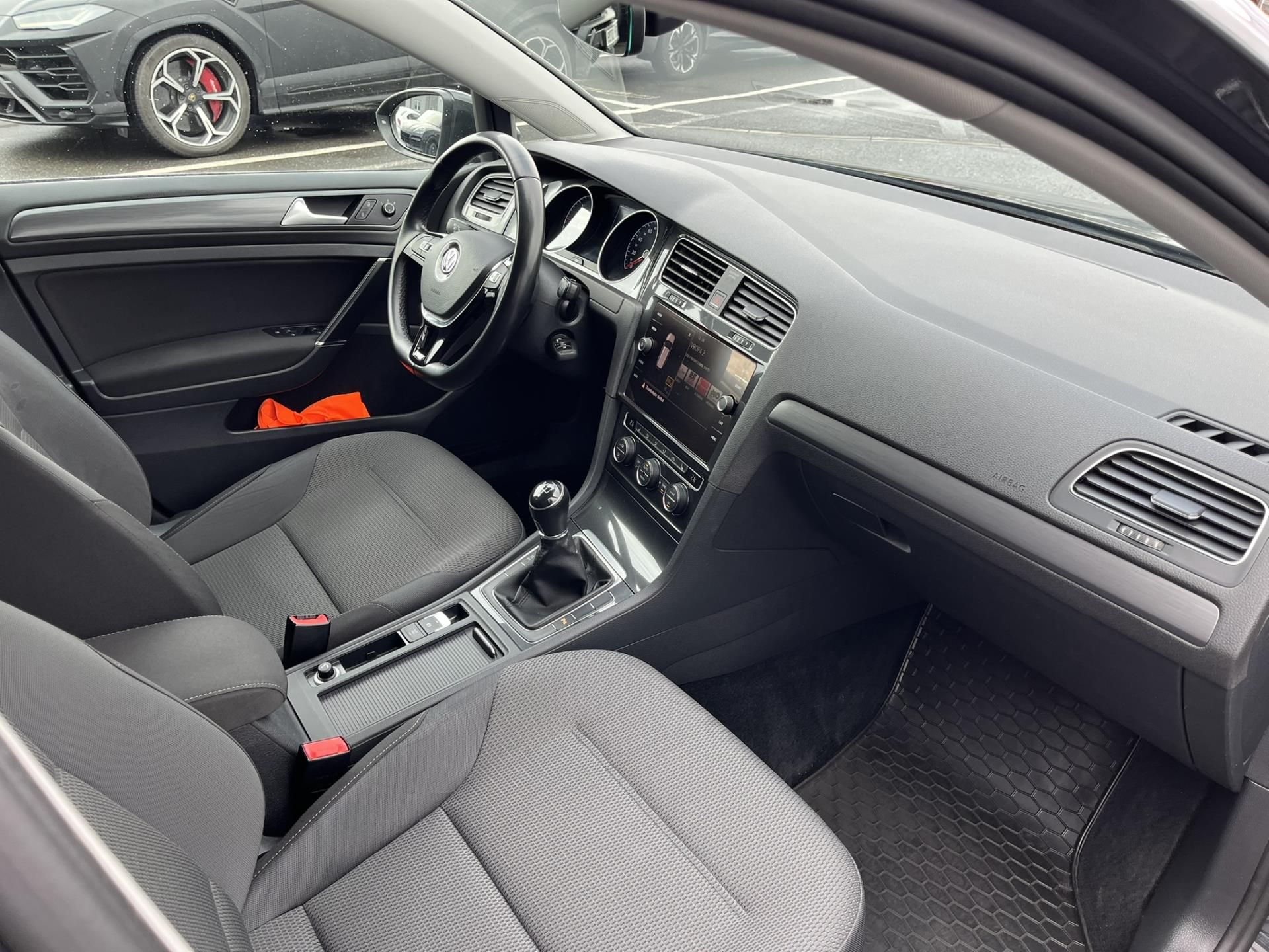 Volkswagen Golf, 1.6TDi Comfortline 85kW - fotka 5