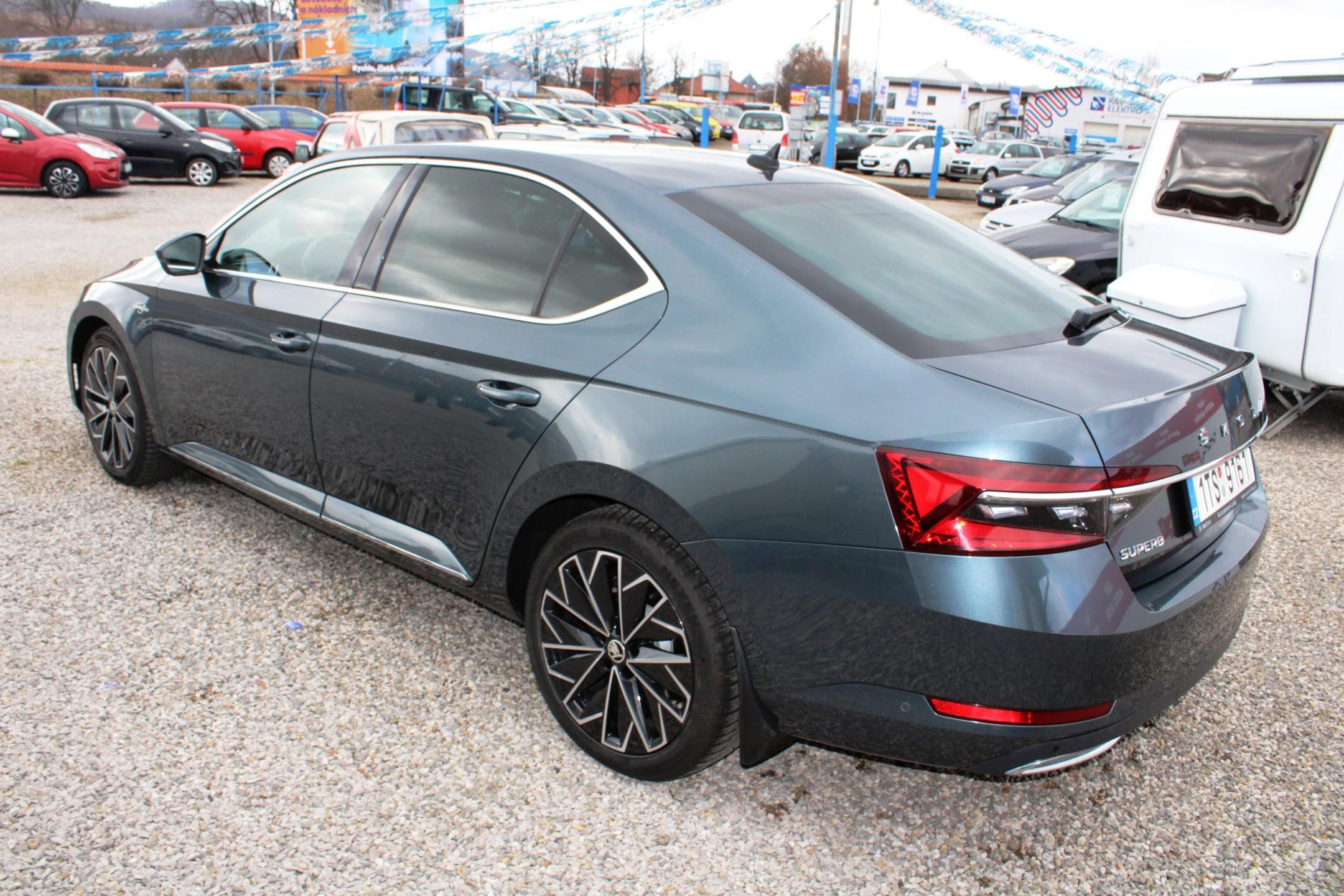 Škoda Superb, 2,0TDI LAURIN & KLEMENT  LED - fotka 5