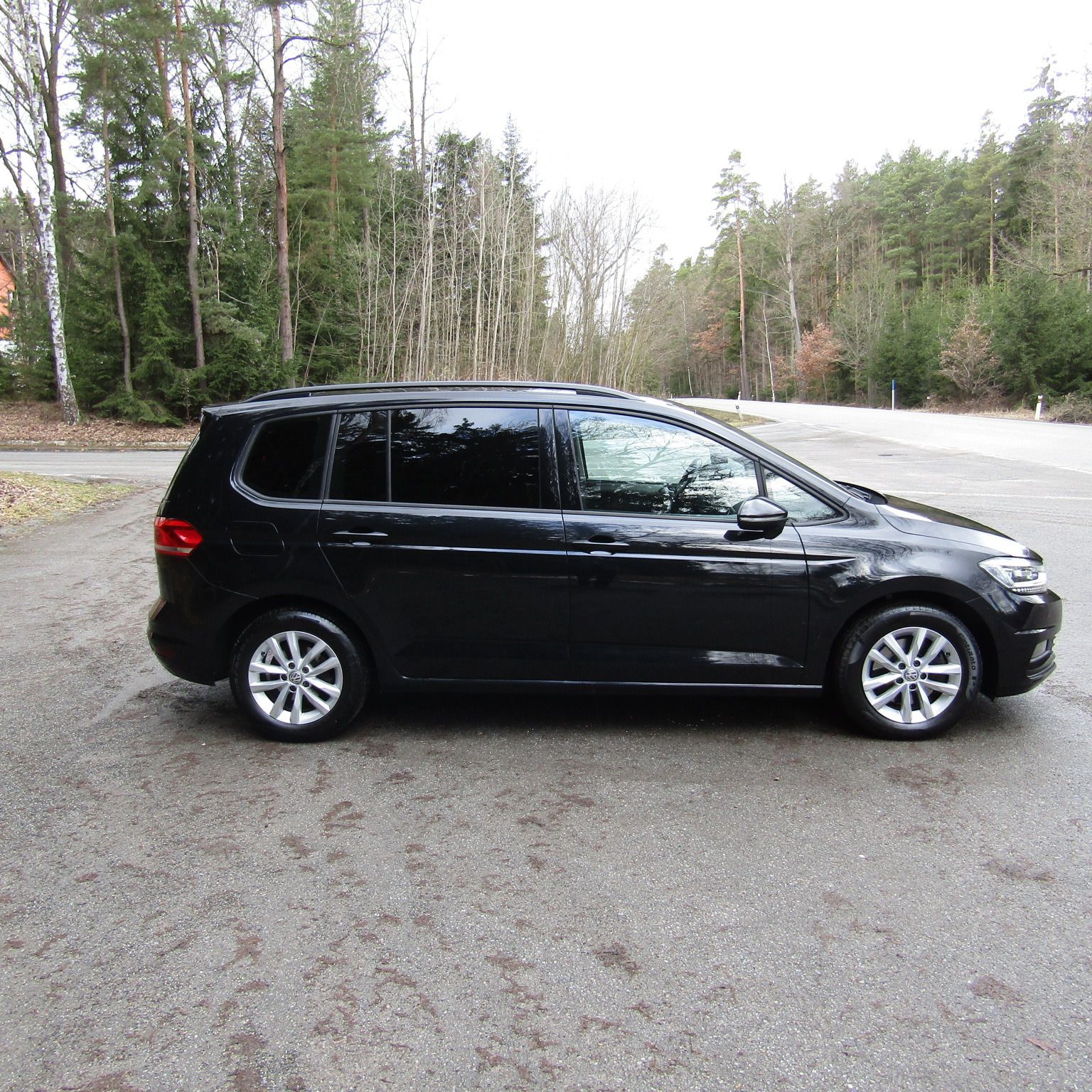 Volkswagen Touran, 1,6TDi 85kw, Comfort, FULL LED - fotka 4