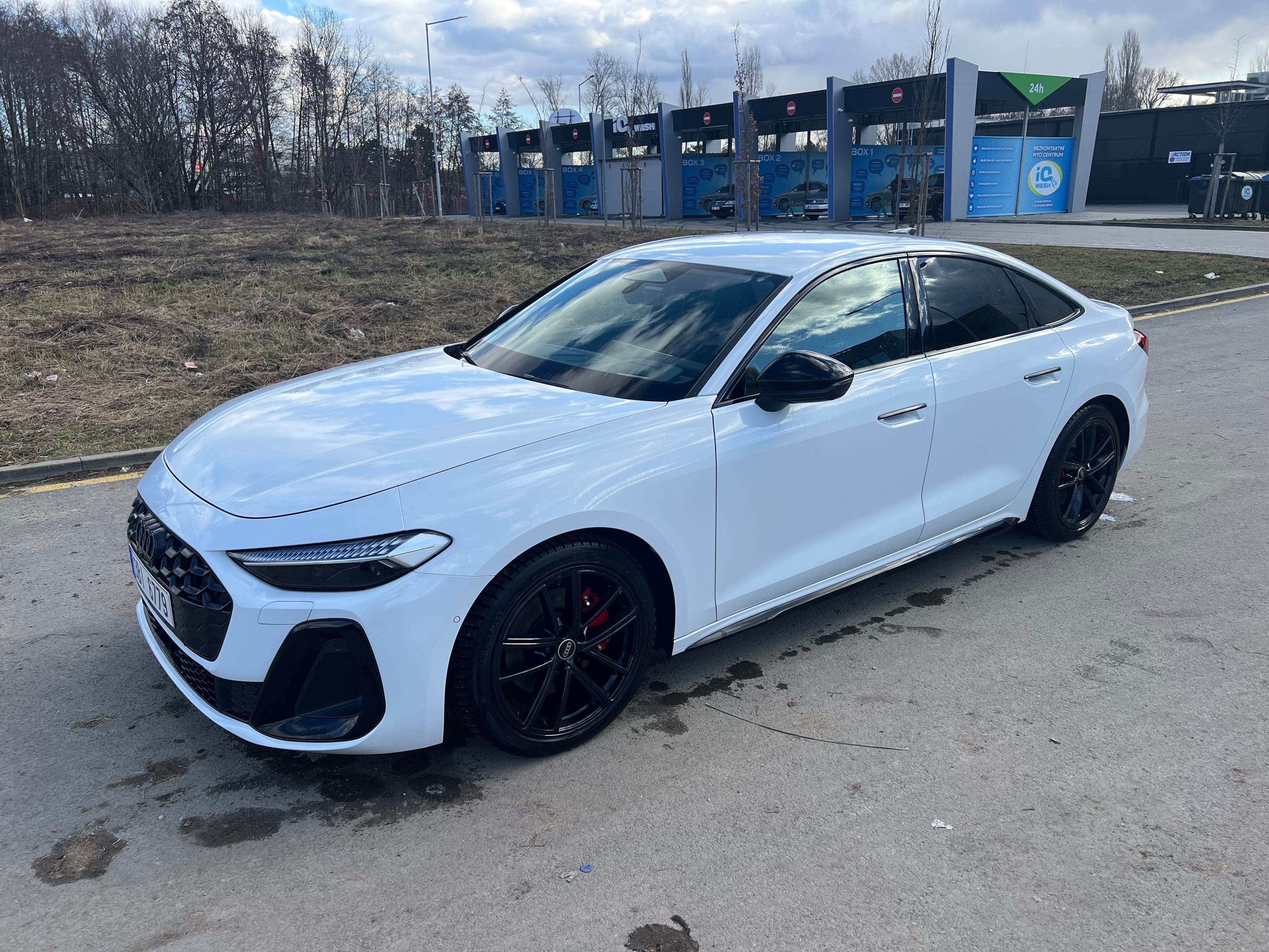 Audi A5, S-line,.MAX v + neztop +n.pneu - fotka 2
