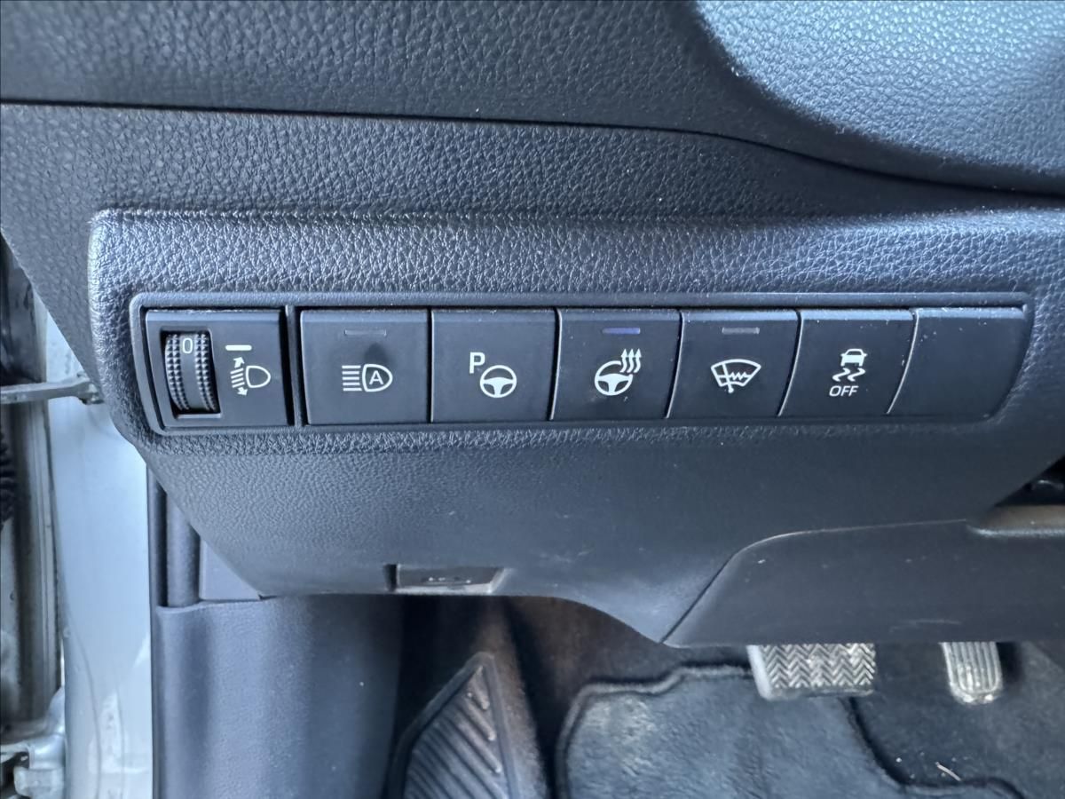 Toyota Corolla, 1,8 GR SPORT DYNAMIC - fotka 6