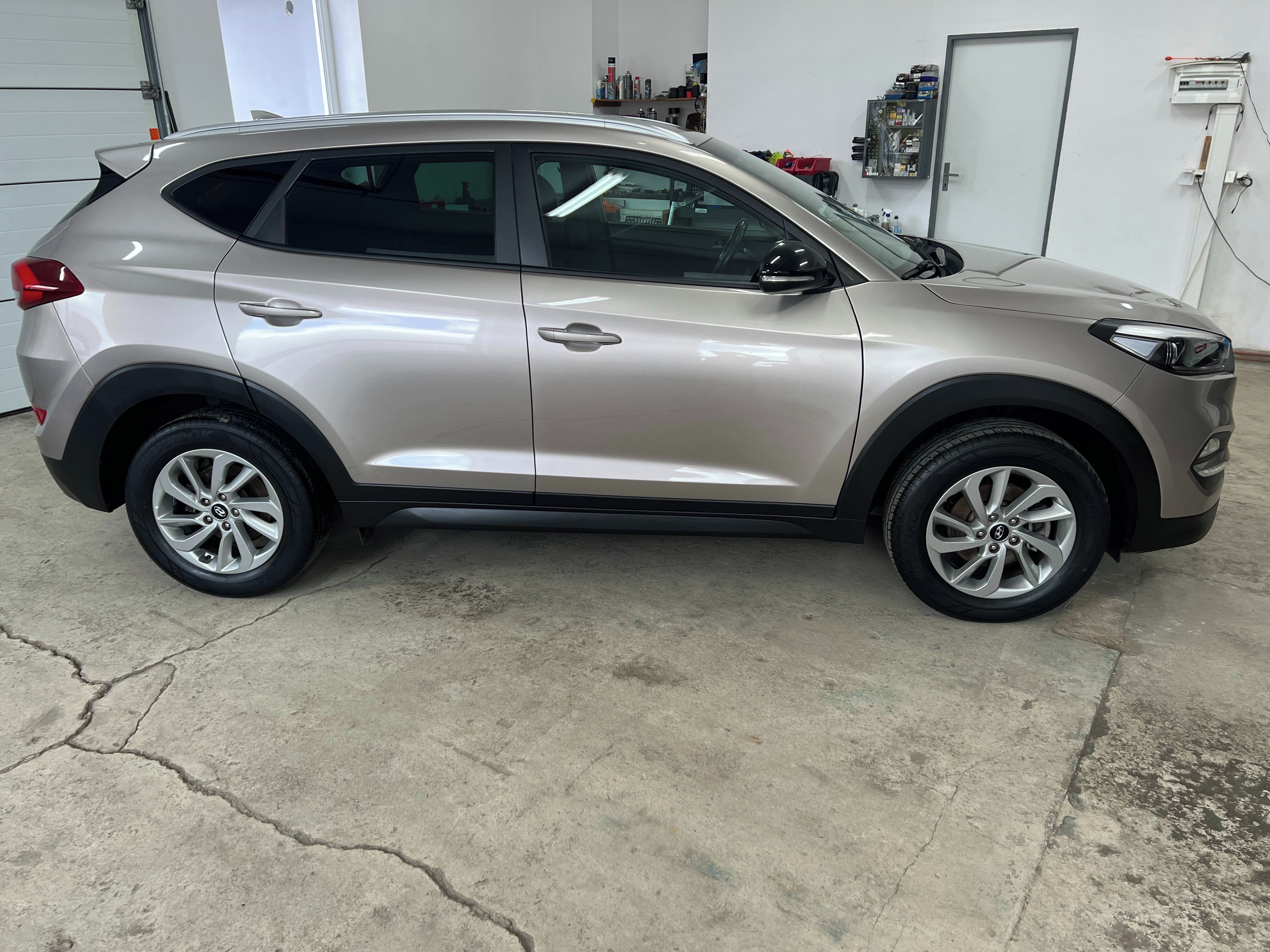 Hyundai Tucson, 1.6 GDi SERVISKA NAVI TAŽNÉ Z. - fotka 4