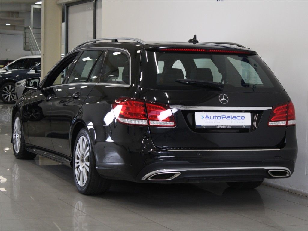 Mercedes-Benz Třídy E, 3,0 E350cdi 4M AMG Pano.Tažné - fotka 3
