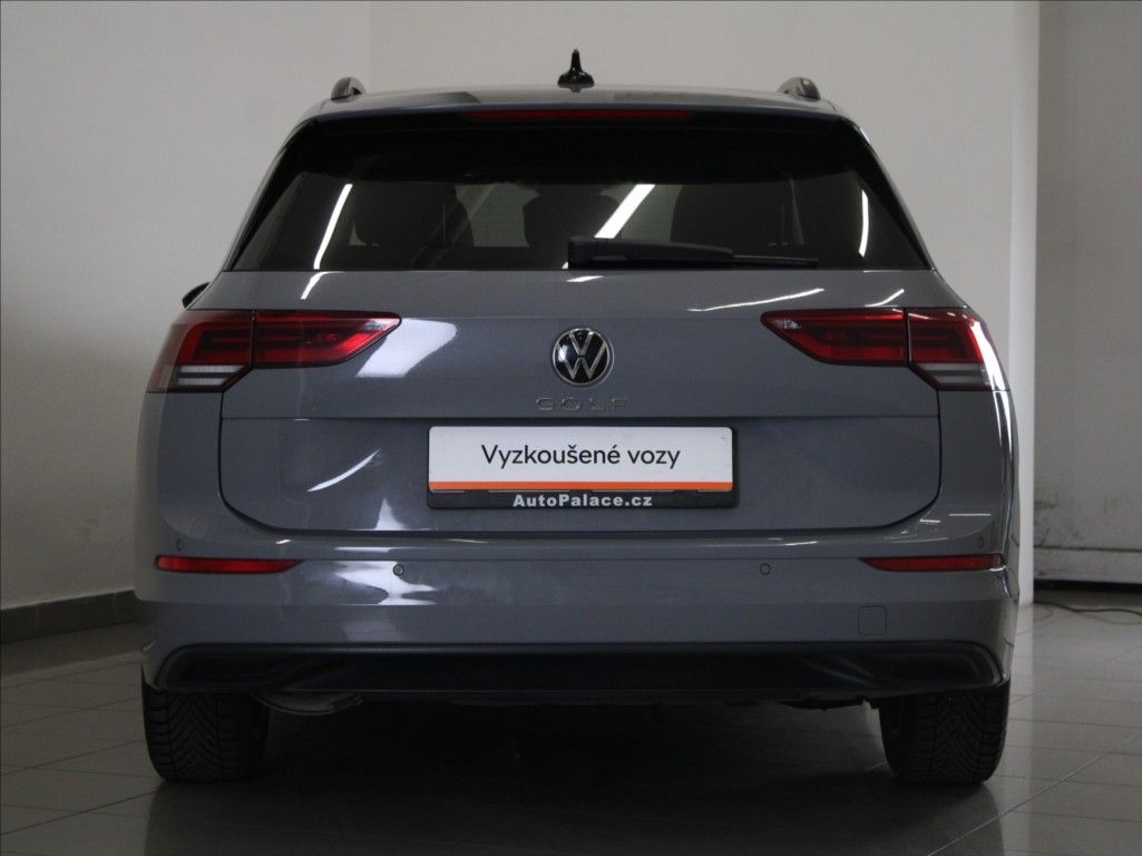 Volkswagen Golf, 1,5 TSI Life Variant 120tkm.ČR - fotka 4