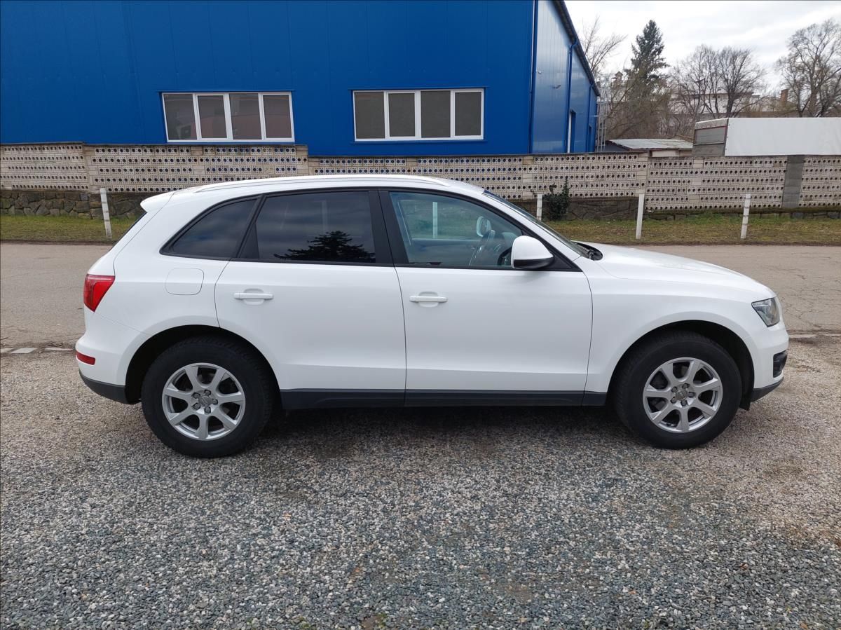 Audi Q5, 2,0 TDi 4x4 - fotka 4