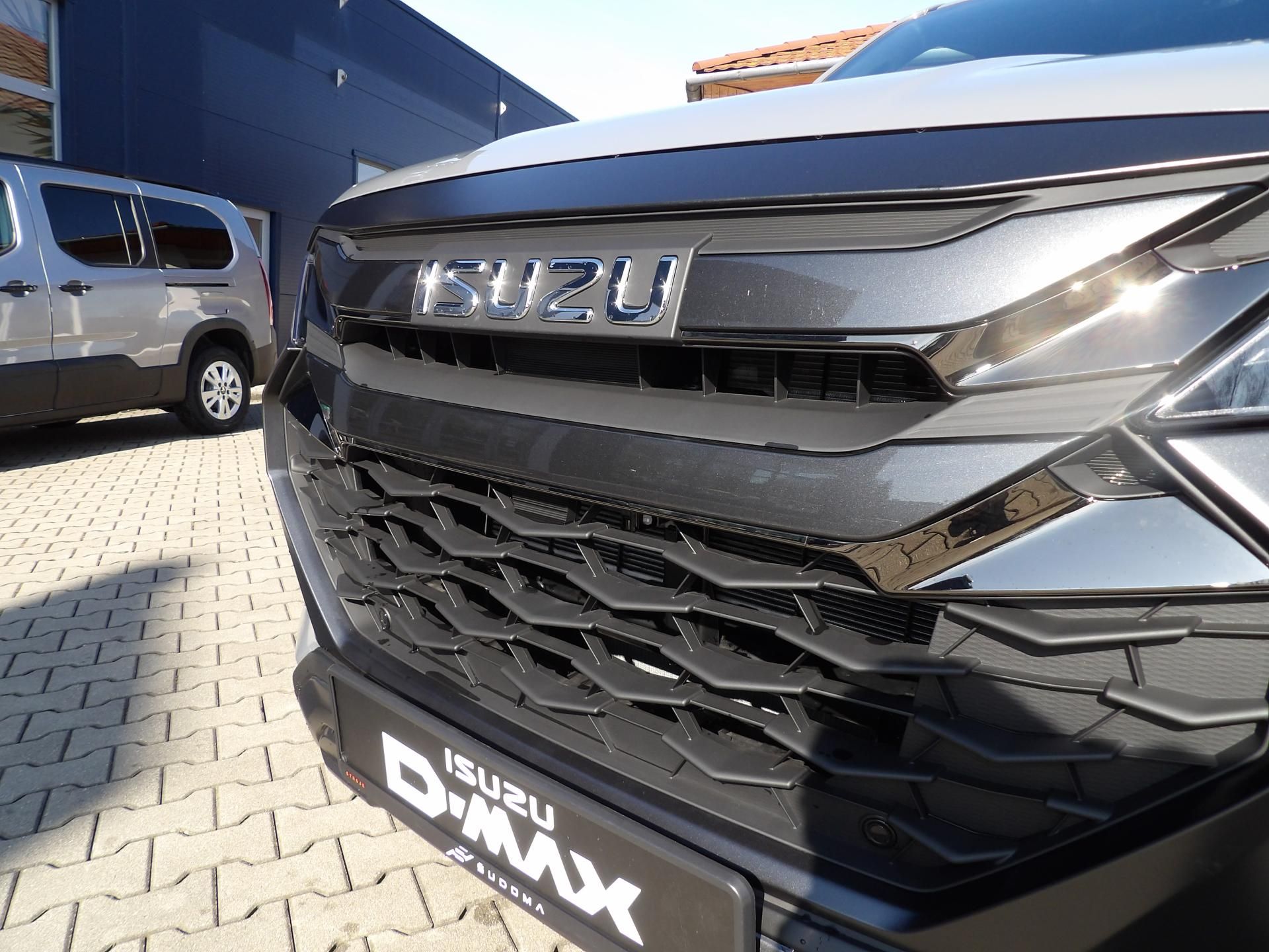 Isuzu D-Max, V-Cross Double Cab 4x4 A/T - fotka 5