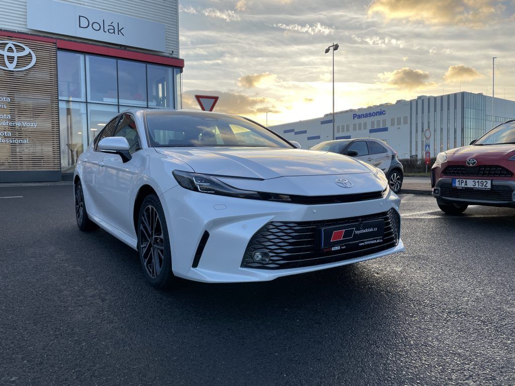 Toyota Camry, 2.5 Hybrid Prestige ODBĚR 6/26