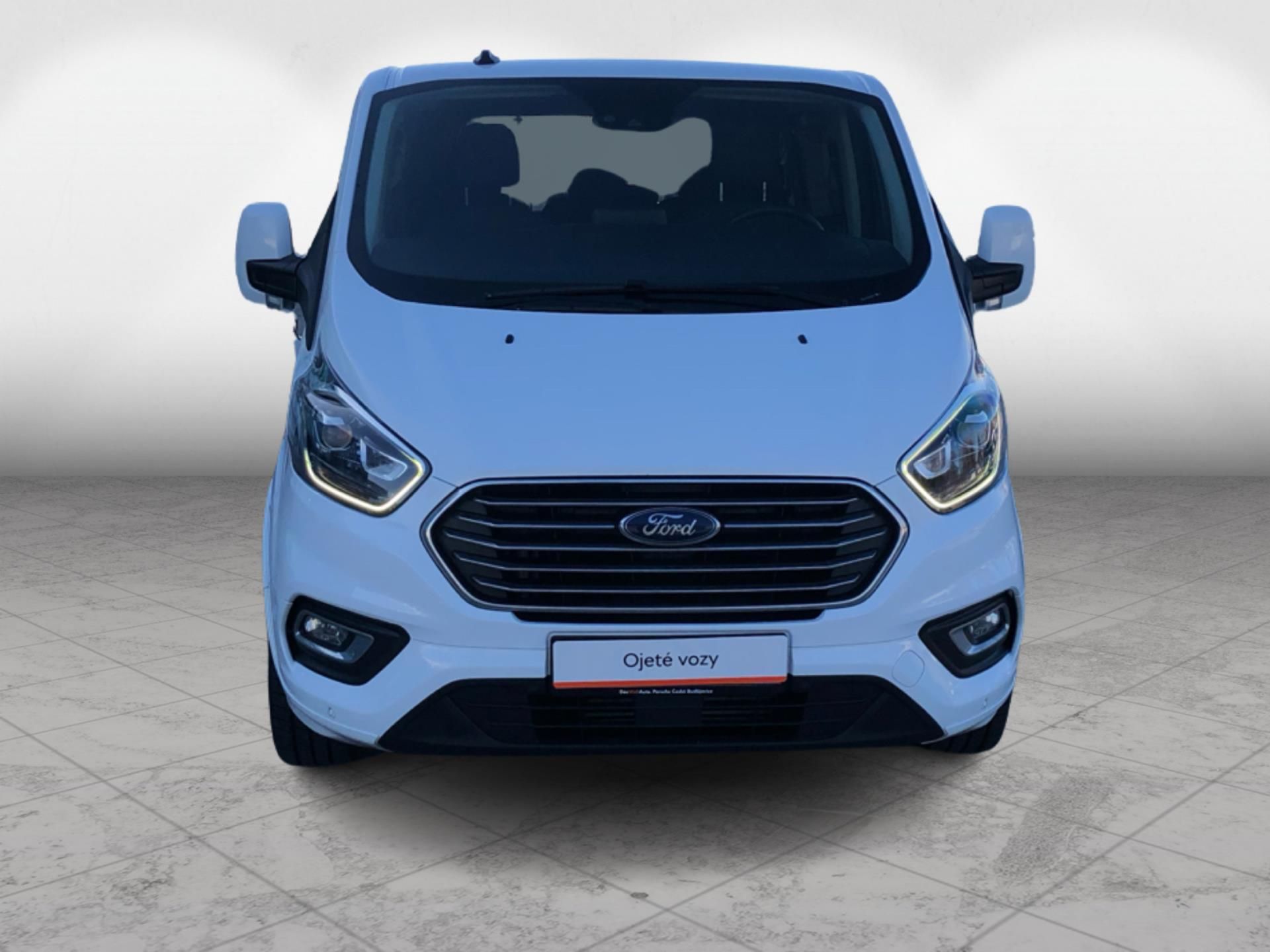 Ford Tourneo Custom, 2.0 TDCi  8 Míst - fotka 4
