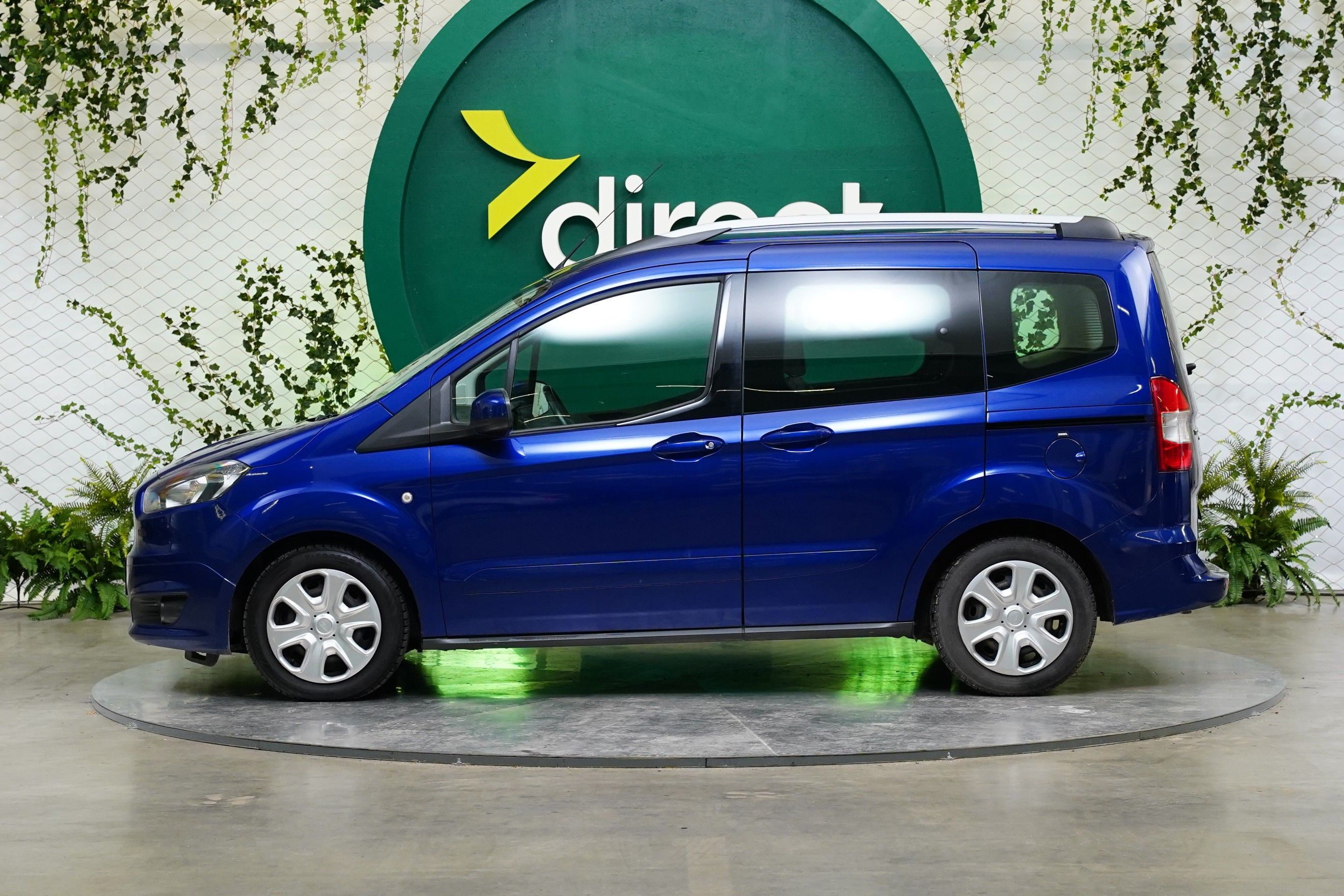 Ford Tourneo Courier, 1.5 TDCI 70 kW Trend - fotka 3