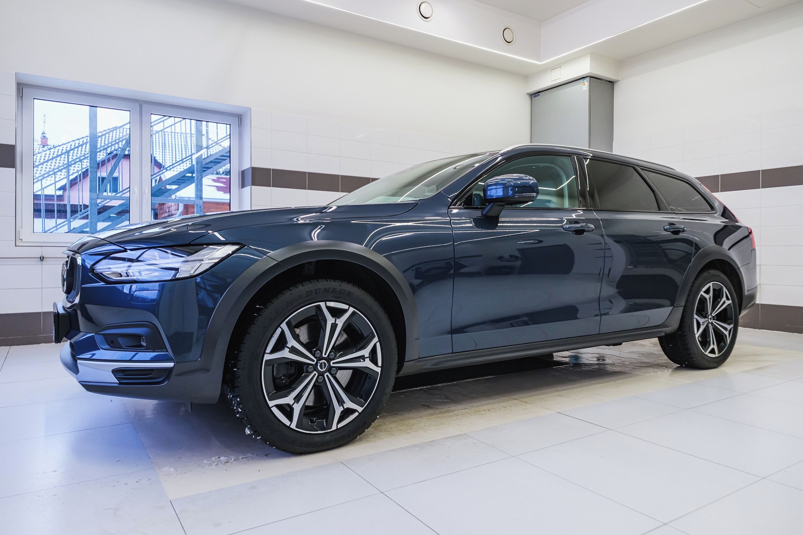Volvo V90, Cross Country B5 AWD 184kW PRO - fotka 3