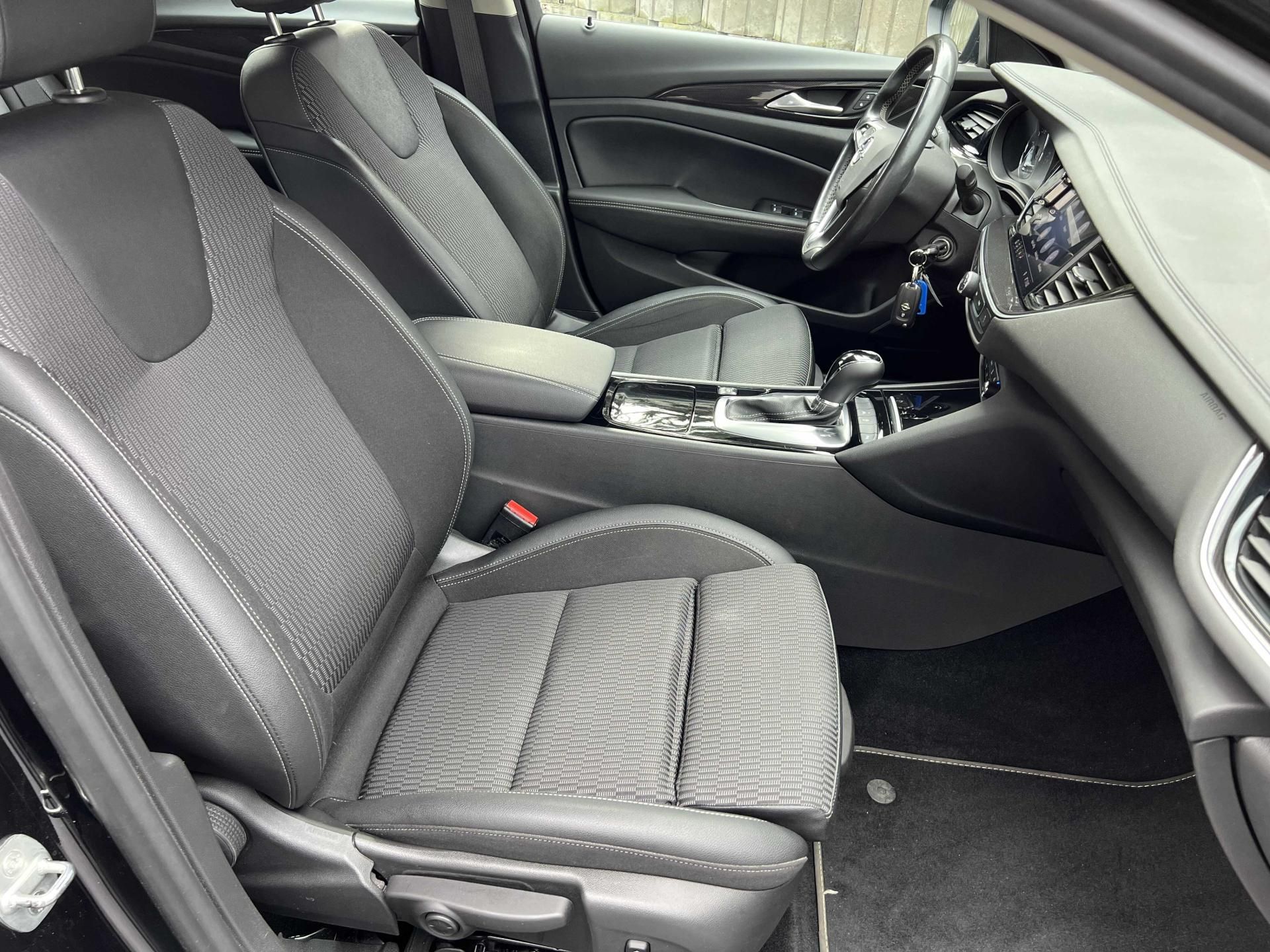 Opel Insignia, Grand Sport 2.0 CDTi 128kW DPH - fotka 6