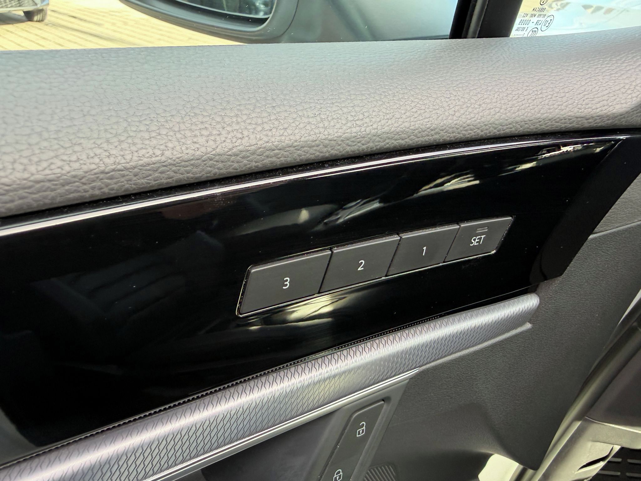 Volkswagen Touareg, R-line  210kW Tažné - fotka 6
