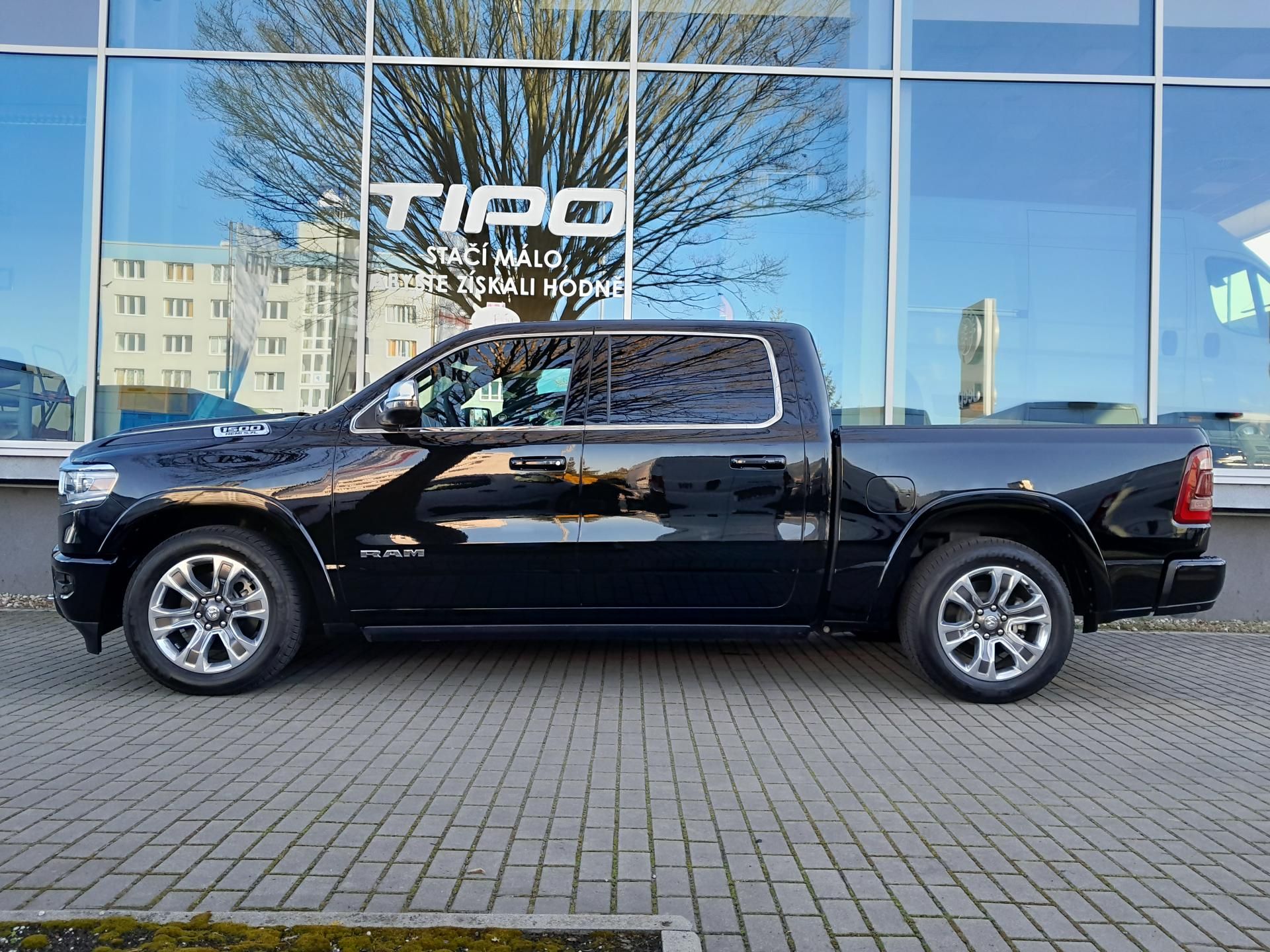 Dodge Ram, 1500, 5.7 V8  Longhorn MY24 - fotka 6