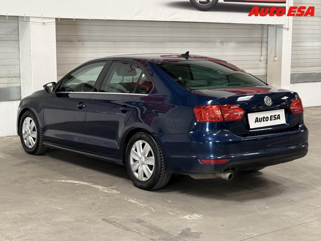 Volkswagen Jetta, 1.4TSi,AC,výhřev sed - fotka 4