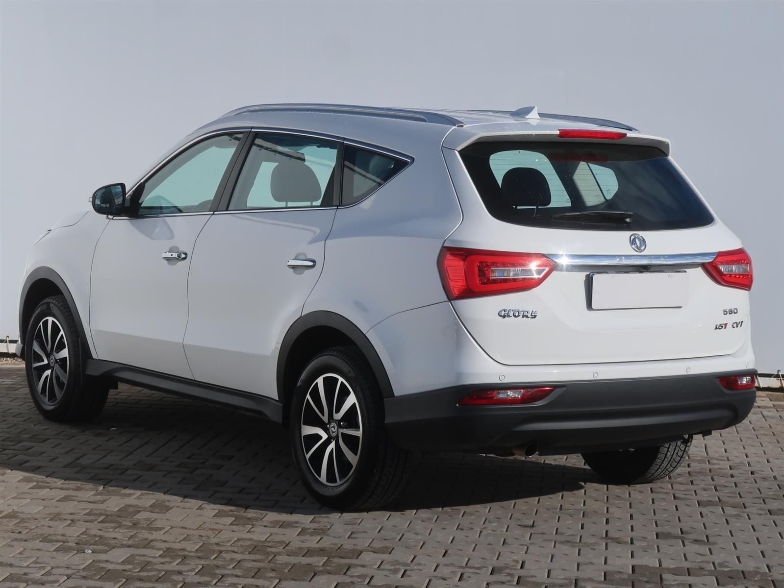 Dongfeng Glory 580, 1.5 Turbo, Automat, 7 míst - fotka 4