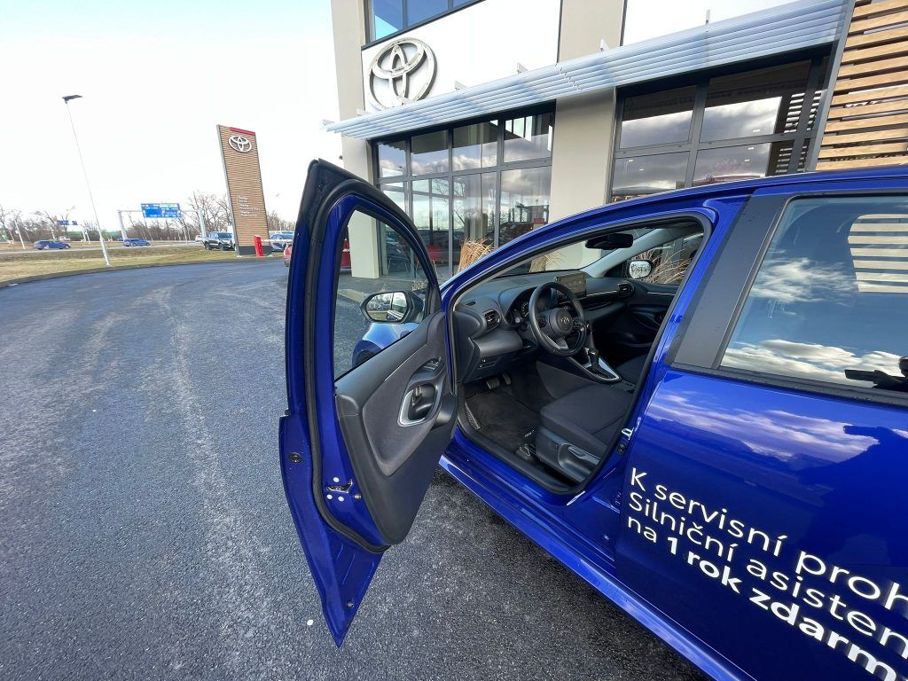 Toyota Yaris, 1.5 Hybrid automat 116k Style - fotka 5