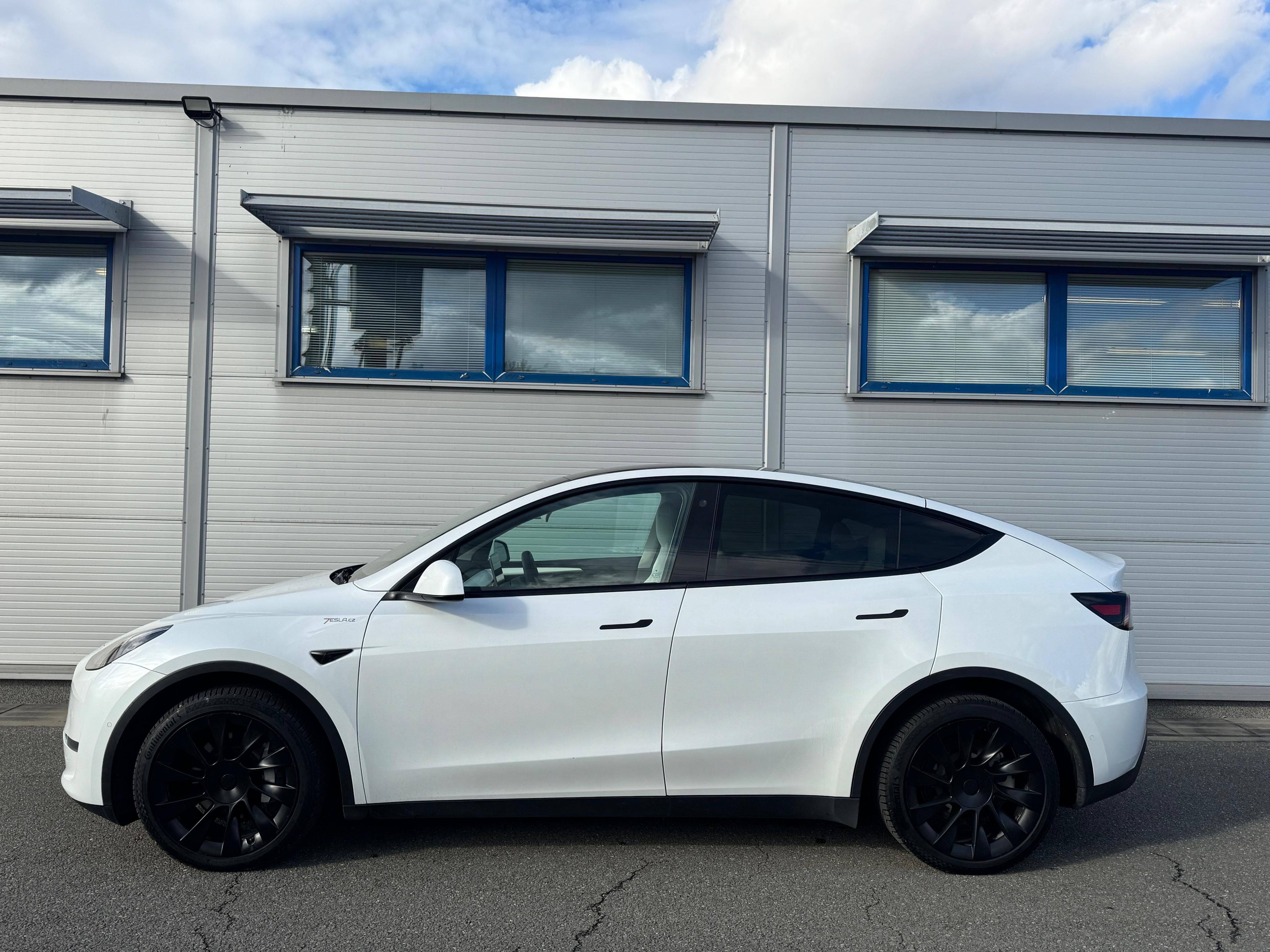 Tesla Model Y, Long Range 4x4 ZÁRUKA, DPH - fotka 6