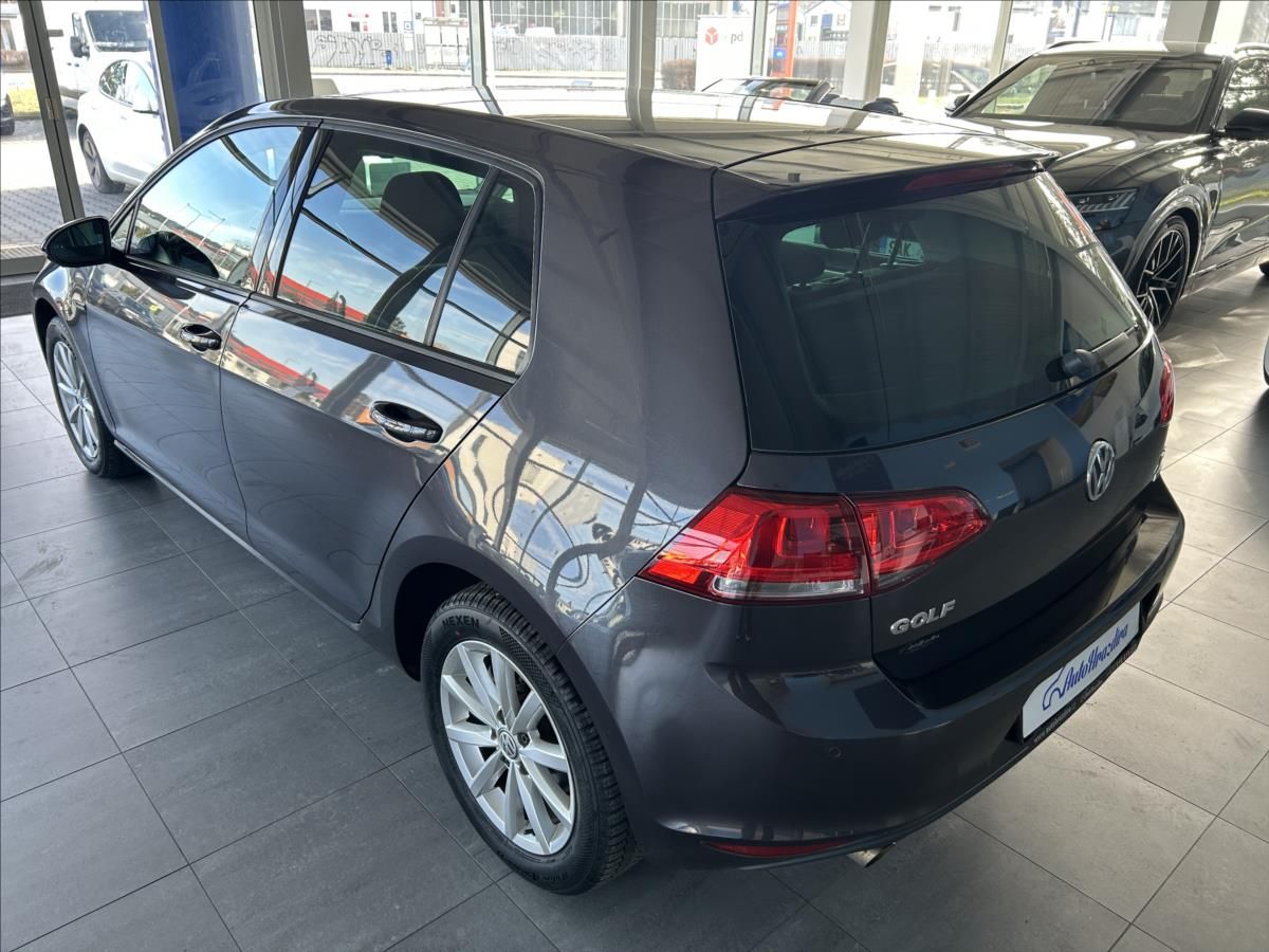 Volkswagen Golf, 1,2   TSI,LOUNGE,SERVISKA,2.MA - fotka 4