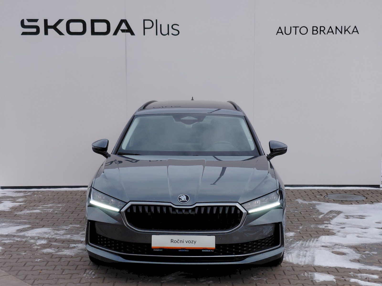 Škoda Superb, kombi 2.0 TDI 110kW DSG SELECT - fotka 4
