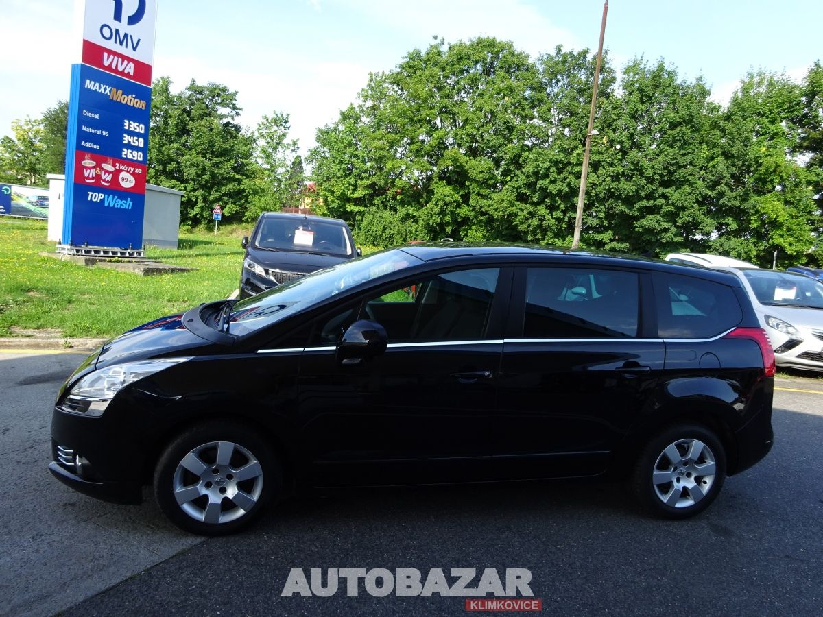 Peugeot 5008, 2,0 HDI, 7 MÍST - fotka 5