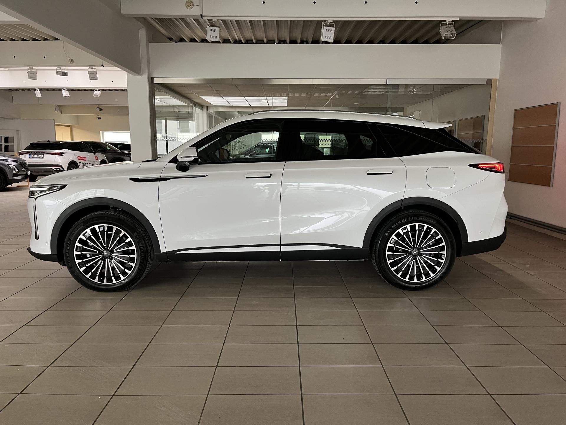 Omoda 9, PHEV - fotka 4