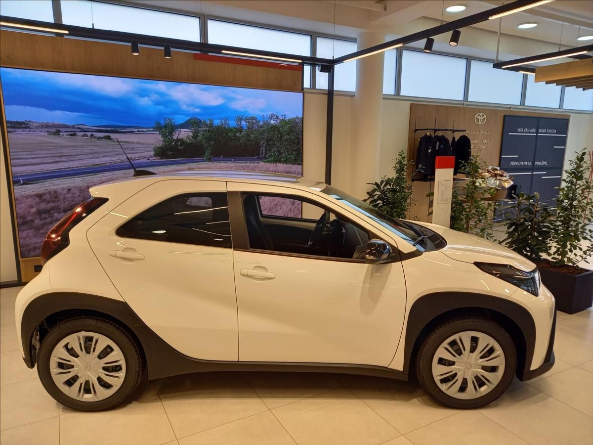 Toyota Aygo, 1,5 Active - fotka 6