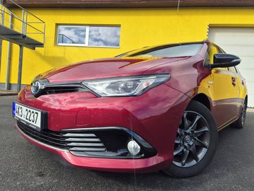 Selection 1.8 Hybrid záruka 1