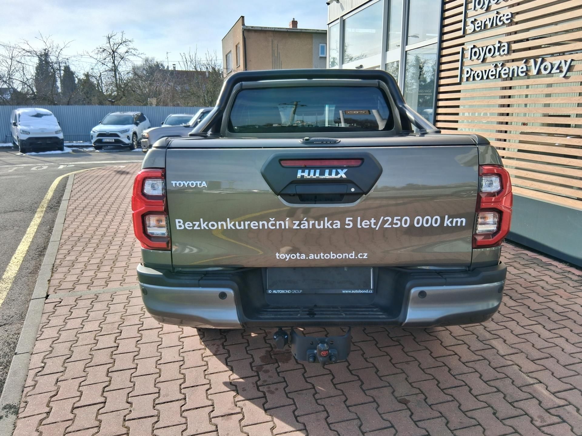 Toyota Hilux, 2,8D 6AT INVINCIBLE 4X4 - fotka 5