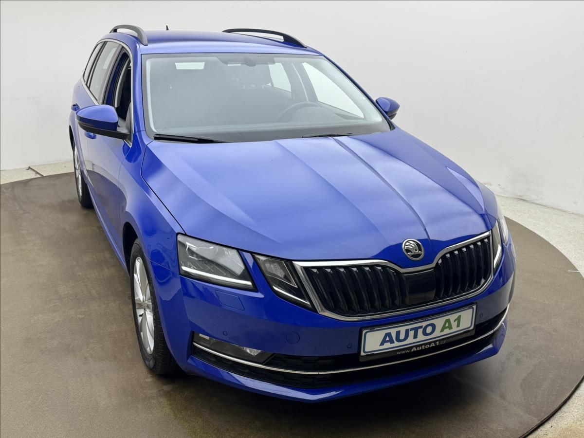Škoda Octavia, 2,0 LED STYLE NAVI KEYLESS CZ - fotka 3