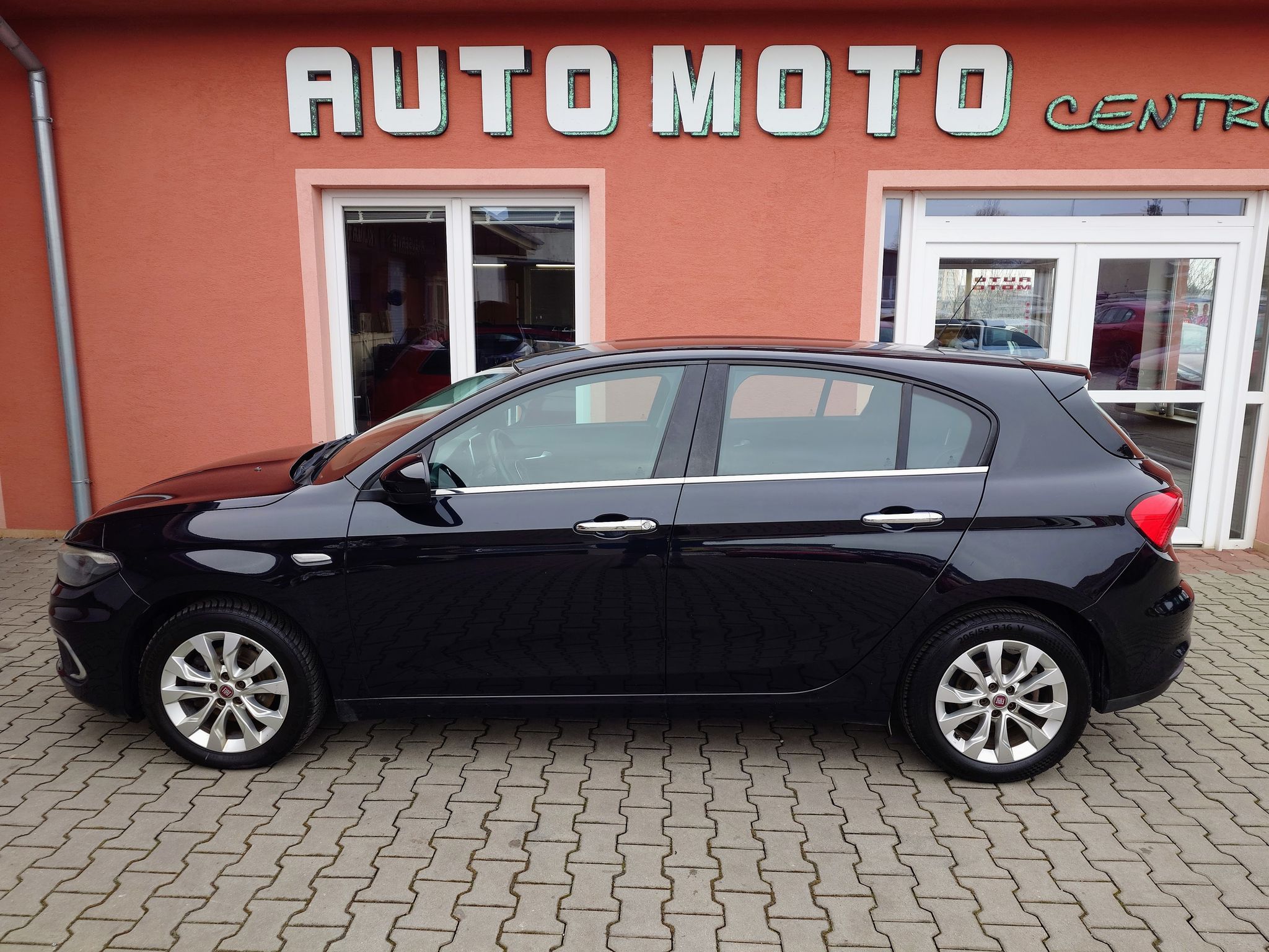 Fiat Tipo, 1.4 Lounge 70kW - fotka 2