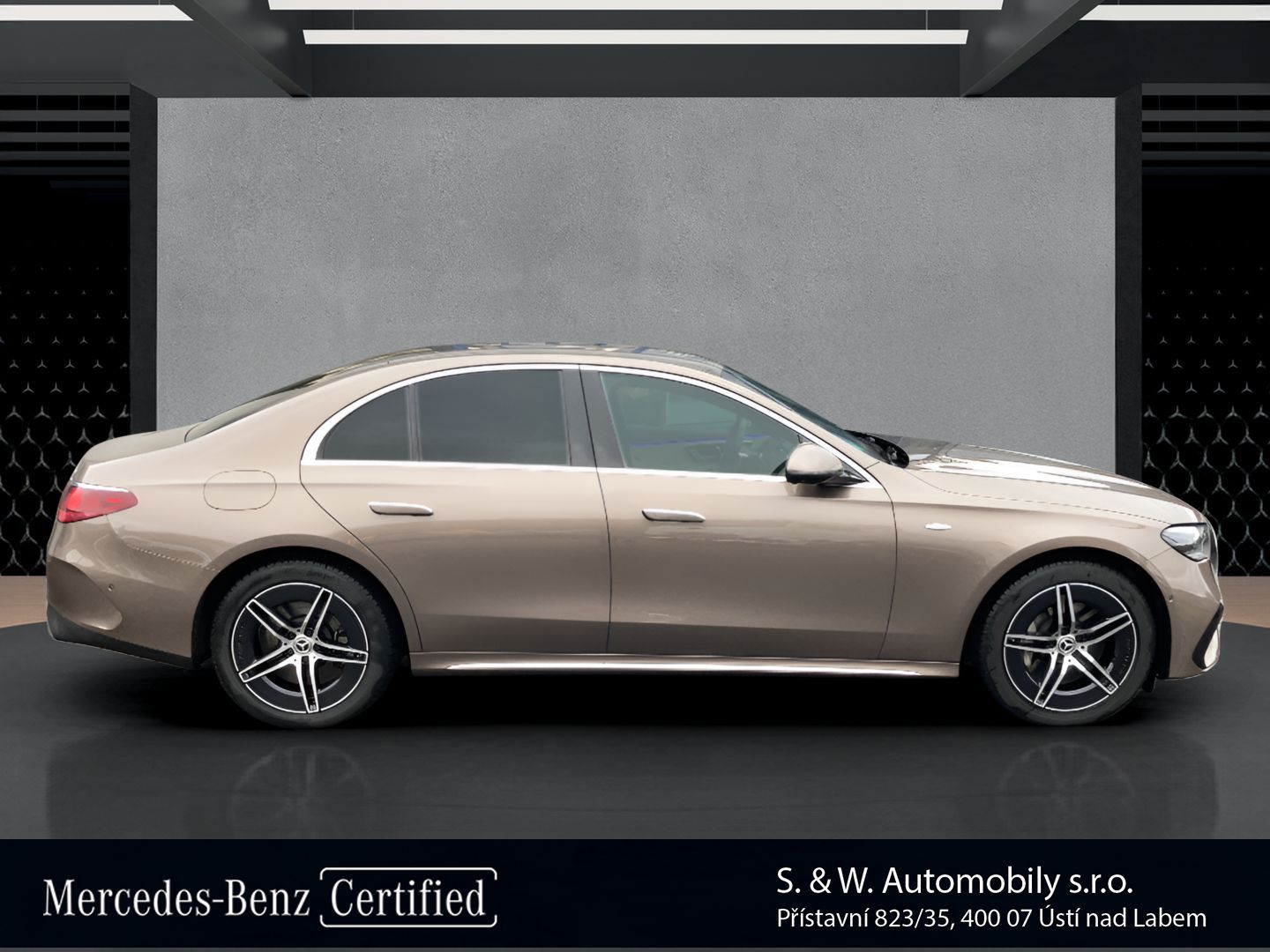 Mercedes-Benz Třídy E, E 300 de 4MATIC - fotka 4