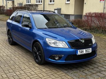 RS II 2.0 TSI Kůže Xenon Tažné