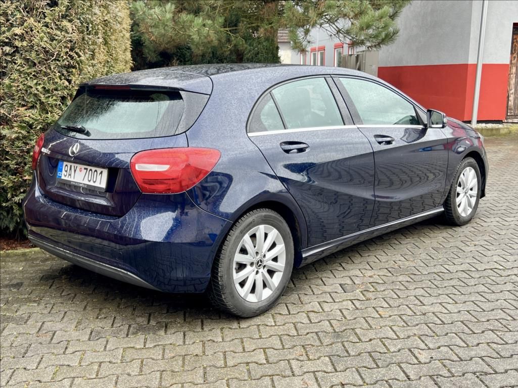 Mercedes-Benz Třídy A, 180 d Sport automat - fotka 6