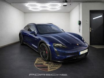 Porsche Taycan Cross Turismo